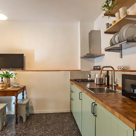 Casa San Lorenzo - Mercato Apartment *